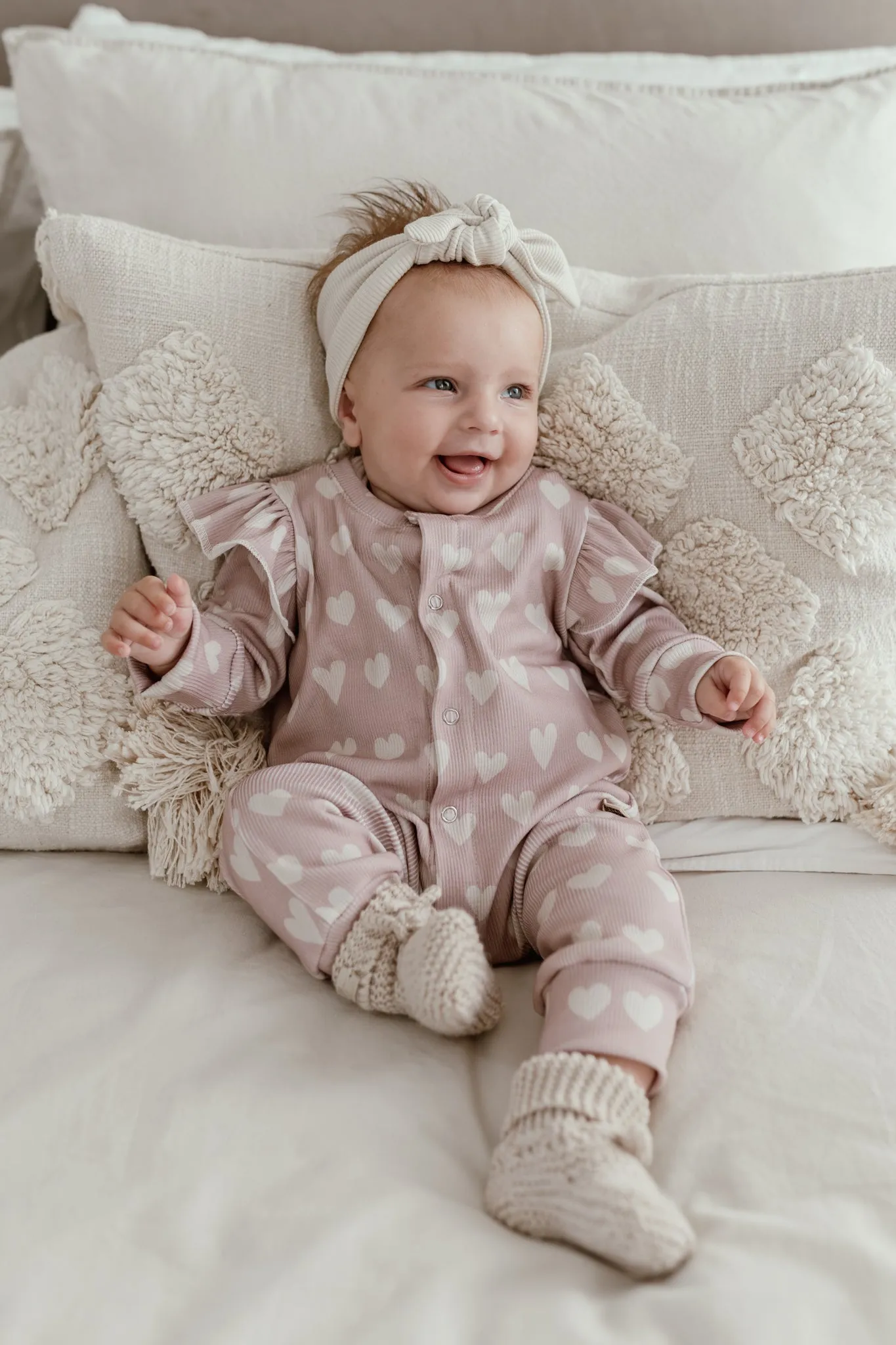 Baby Jumpsuit Rib Hartjes Roze met Ruffles