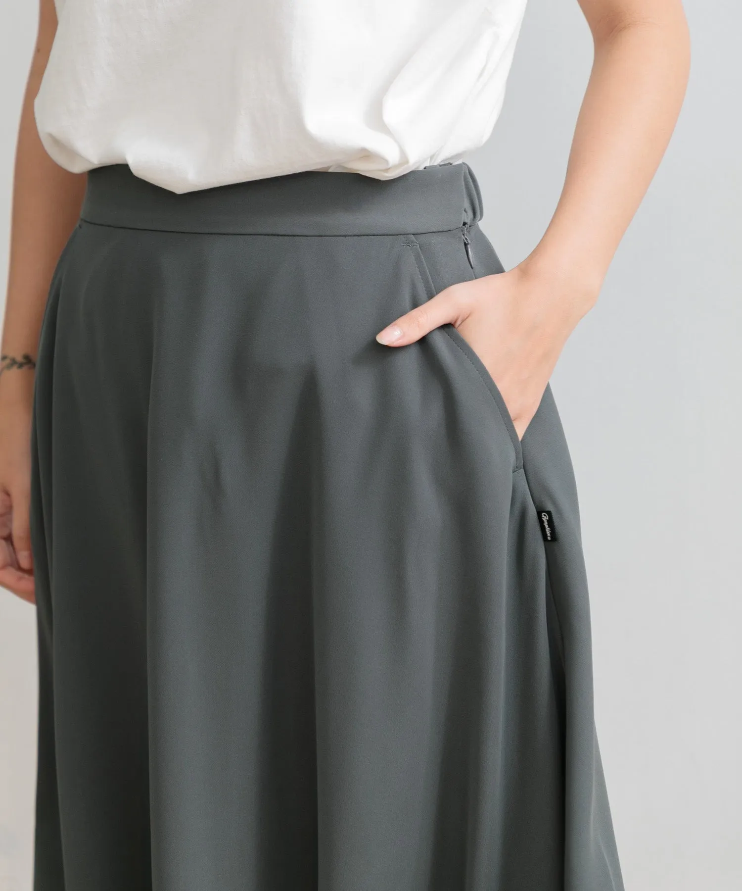 【WOMEN】Gymphlex FLARED SKIRT